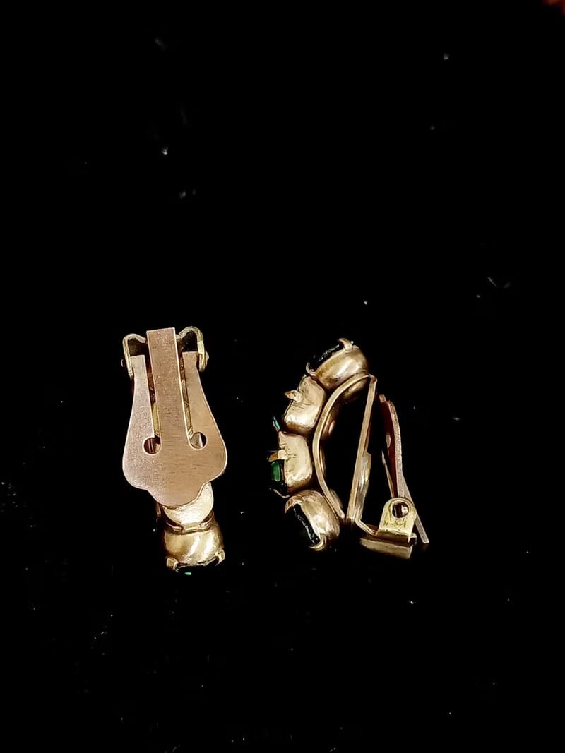 vintage jewelry  極簡翠綠萊茵 夾式耳環