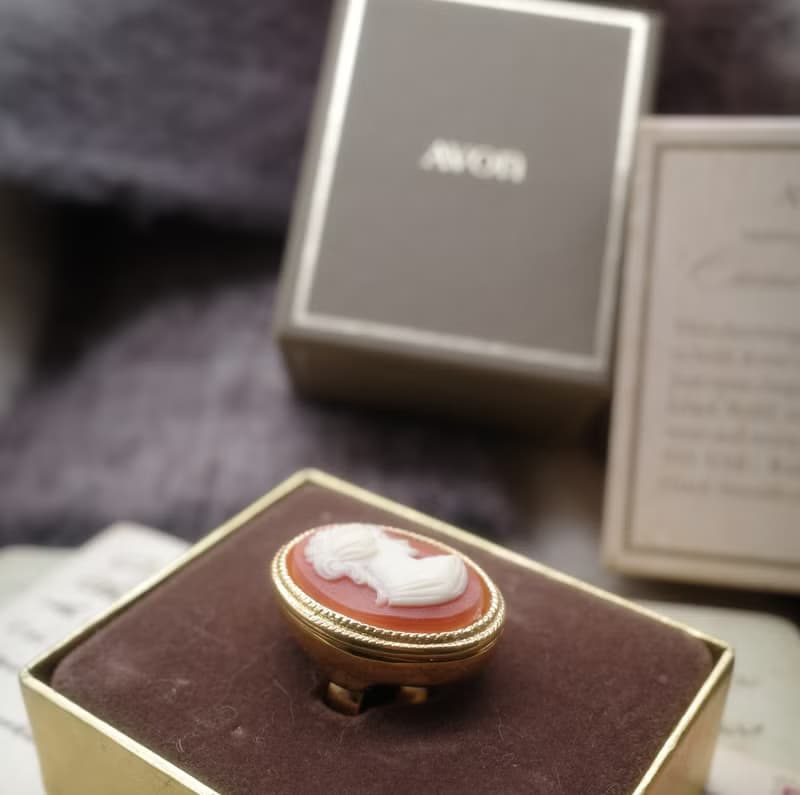 古董金色cameo仕女香膏戒指 1970年 原裝盒