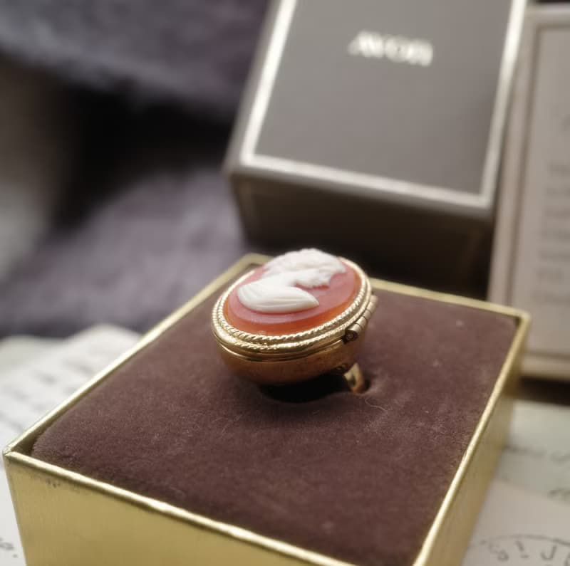 古董金色cameo仕女香膏戒指 1970年 原裝盒