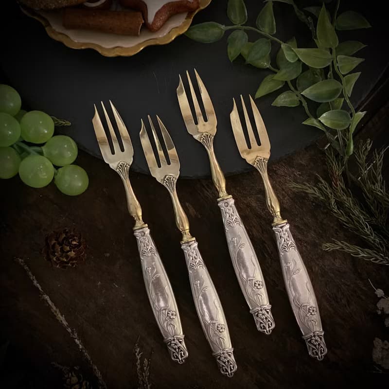 法國Art Nouveau時期花卉線條紋飾 纯銀柄黃銅蛋糕叉