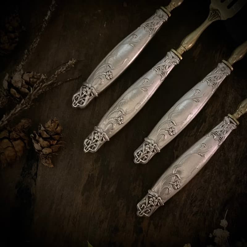 法國Art Nouveau時期花卉線條紋飾 纯銀柄黃銅蛋糕叉