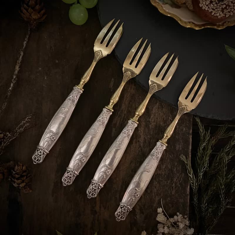 法國Art Nouveau時期花卉線條紋飾 纯銀柄黃銅蛋糕叉