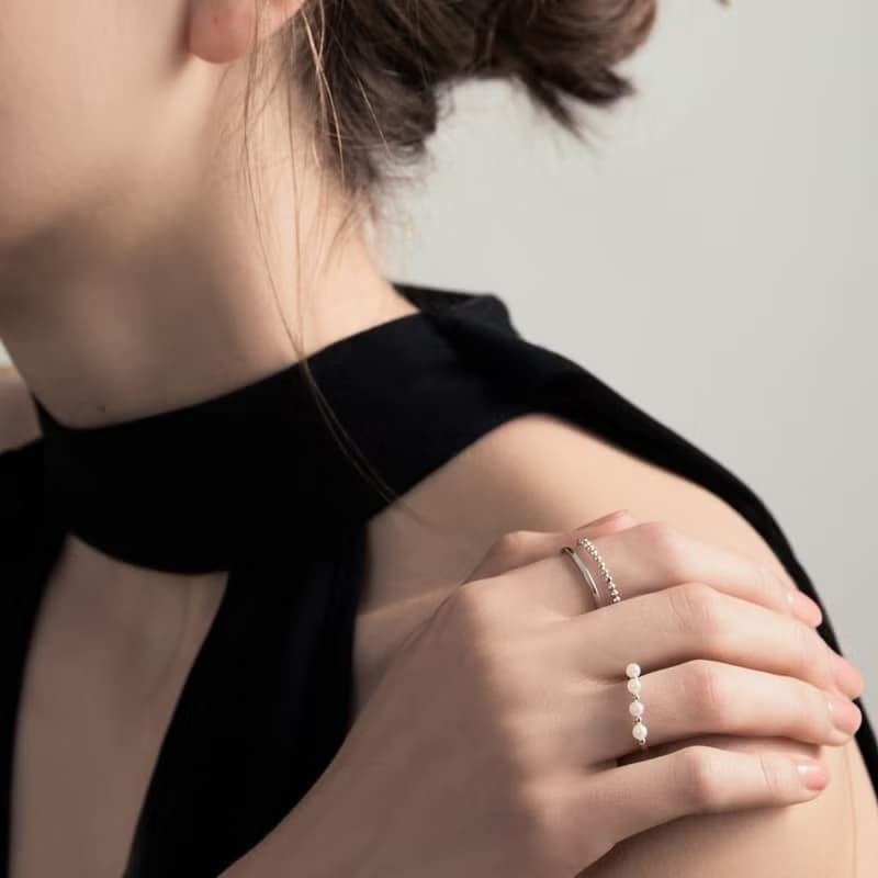 輕巧獨特 / Rosanna ring