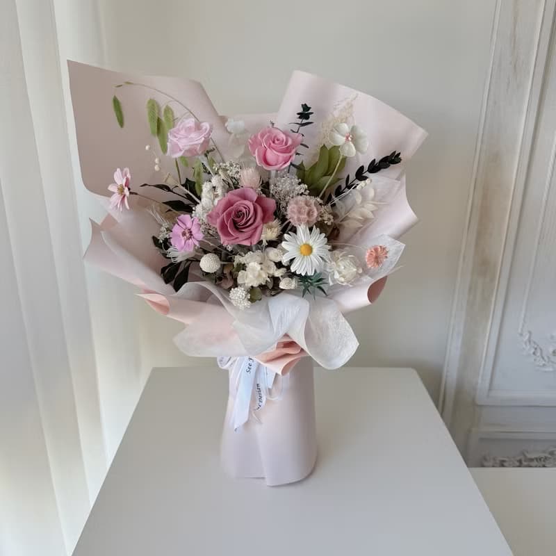 SEE 看見花藝設計|情人節|永生玫瑰 |生日|花時願語玫瑰擴香花束