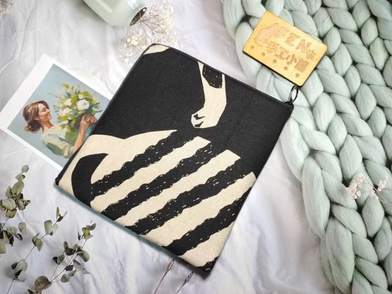 袋物系列-日本知名設計師厚棉布黑底米白大貓咪L型拉鍊袋-電子書