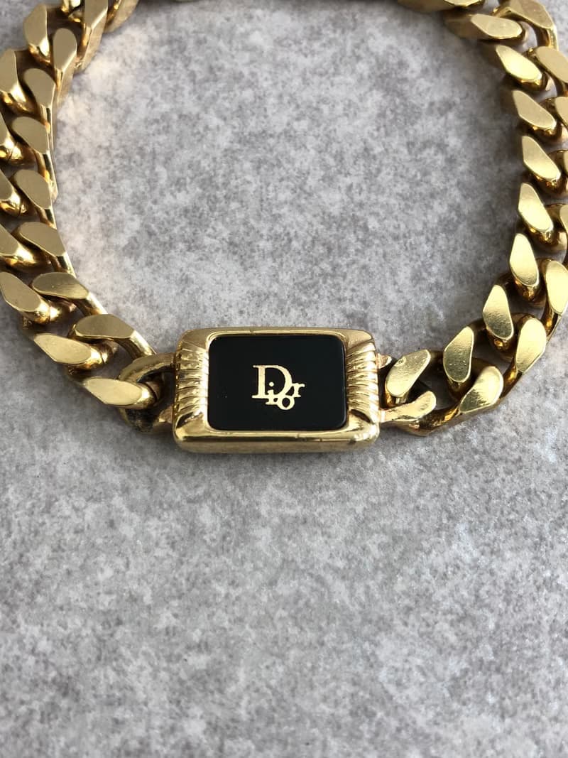 【 日本直送　名牌中古包 】Christian Dior クリスチャン ディオール ブレスレット ゴールド ロゴ プレート ストーン  piazzv