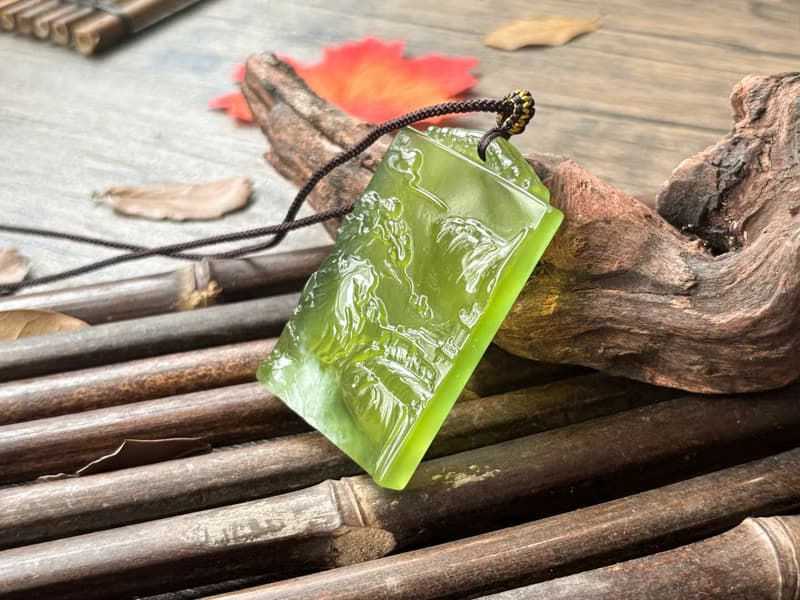 【一物一圖】天然岫玉 青提奶蓋 雕刻山水牌吊墜 手編繩 項鍊