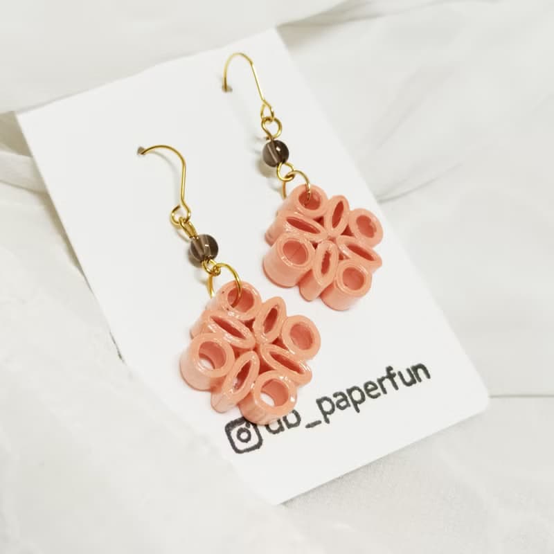 衍紙 捲紙 紙工藝 紙珠寶 手作飾品--小雅/粉橘色 paper earring