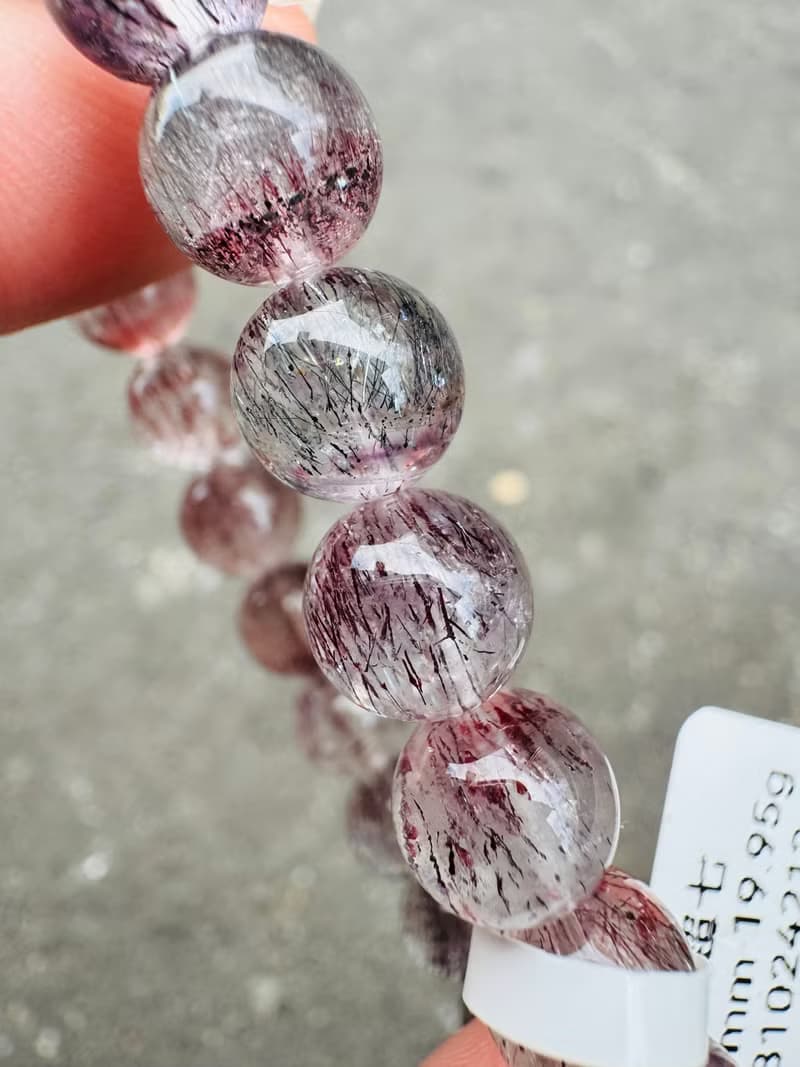 天然透體細閃多髮紅紫漸層彩超七8.5mm19.95g三輪骨幹高頻水晶