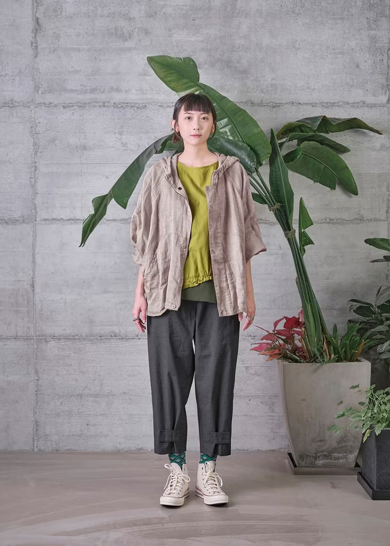 鮮明配色抓褶襬小蓋袖上衣