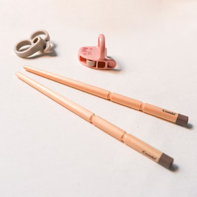 【combi】木製三階段彈力學習筷 (左手/右手, 附環保收納袋)