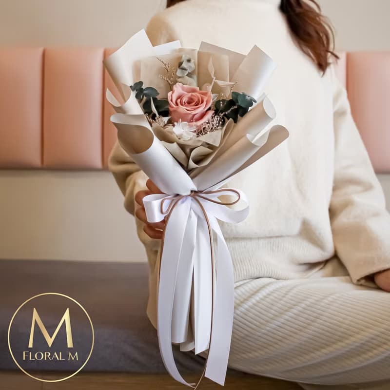 焦糖瑪奇朵永生玫瑰花束