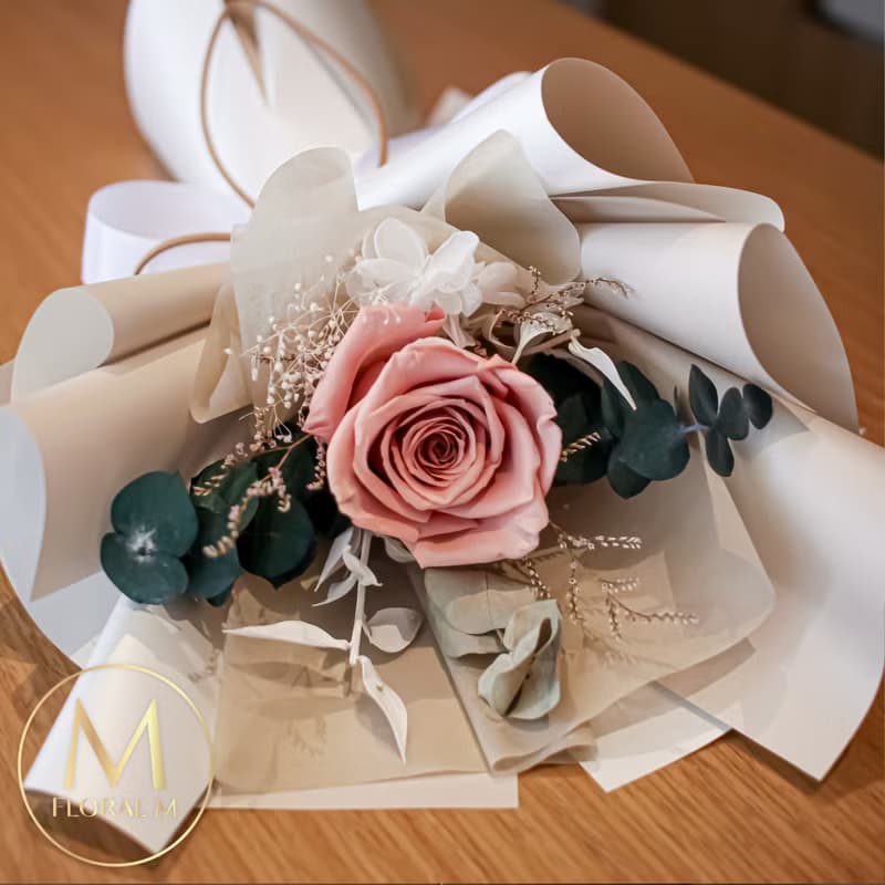 焦糖瑪奇朵永生玫瑰花束