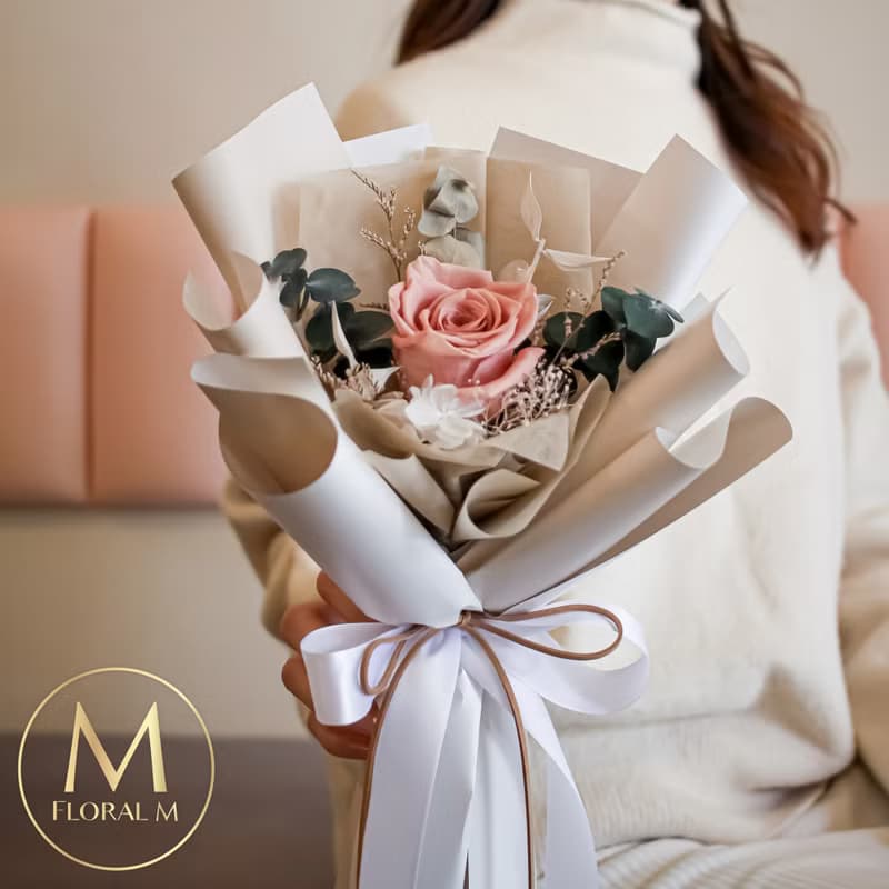 焦糖瑪奇朵永生玫瑰花束