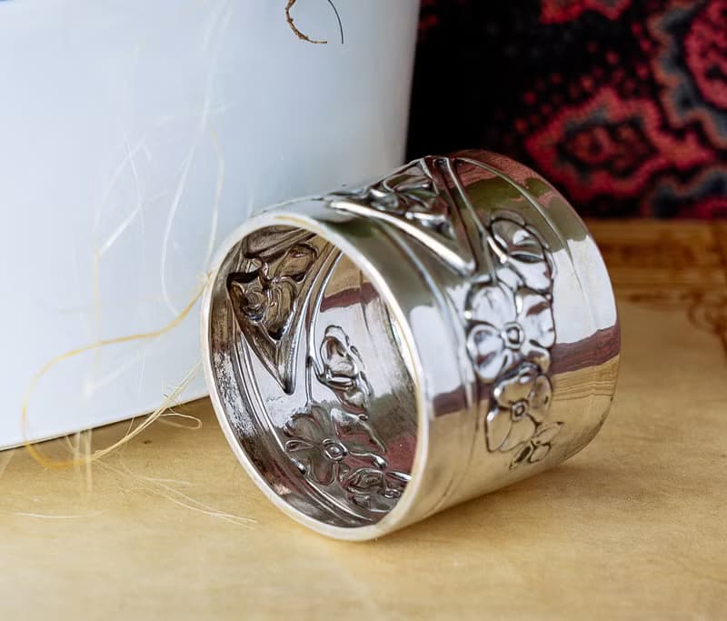 新藝術花卉銀餐巾套環 - 西洋古董