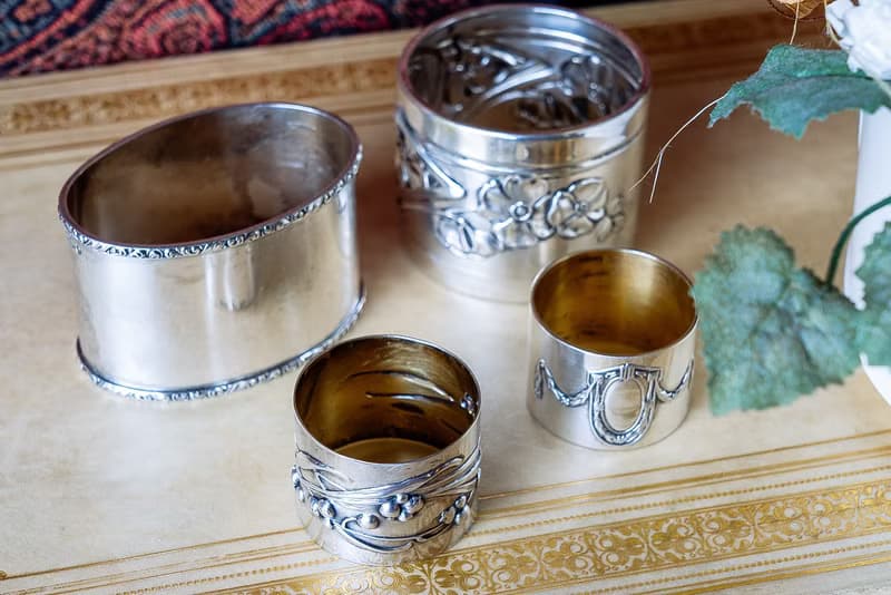 新藝術花卉銀餐巾套環 - 西洋古董