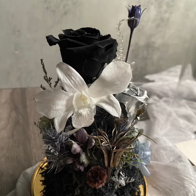 【耀眼】永生花玻璃罩 日本進口永生花 金屬暗黑風格