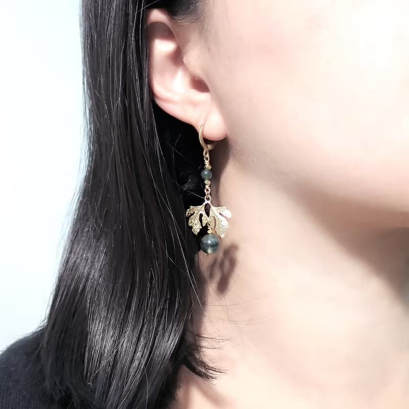 VIIART。貴妃-水草綠。水草瑪瑙黃銅耳環-可改夾式華麗款