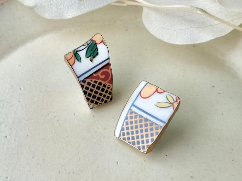 【金具が選べる】有田焼　金継ぎ　ピアス　イヤリング　花柄　リーフ柄　和柄　伝統工芸　No.172