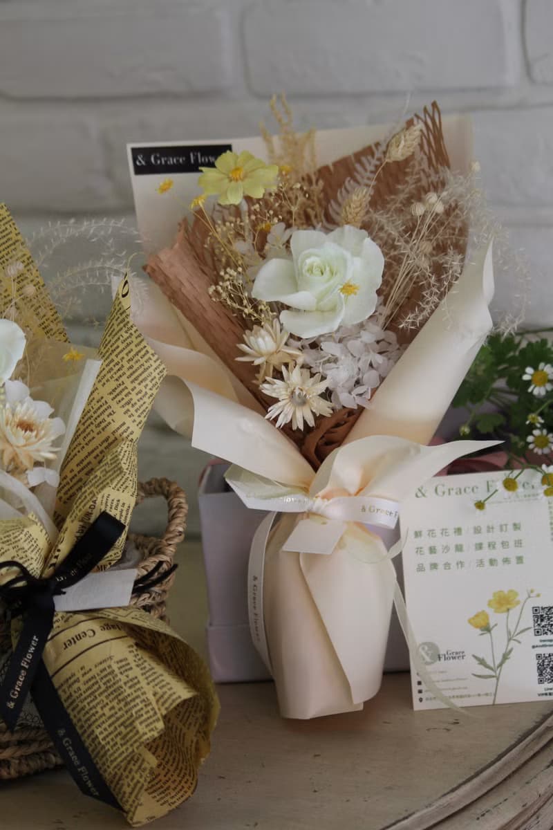 【鵝黃柔白永生小花束】永生花/生日花禮/節日送禮