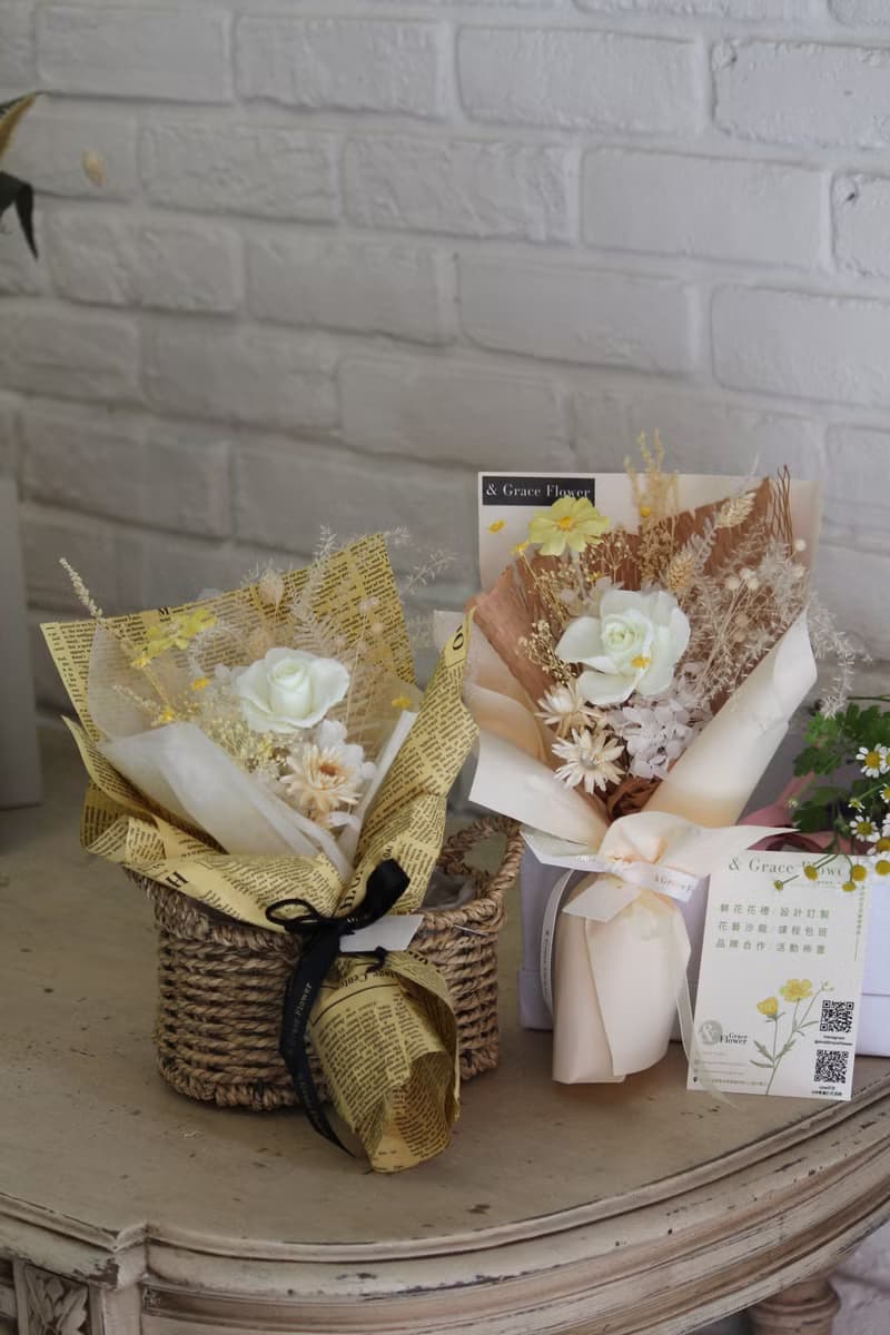 【鵝黃柔白永生小花束】永生花/生日花禮/節日送禮