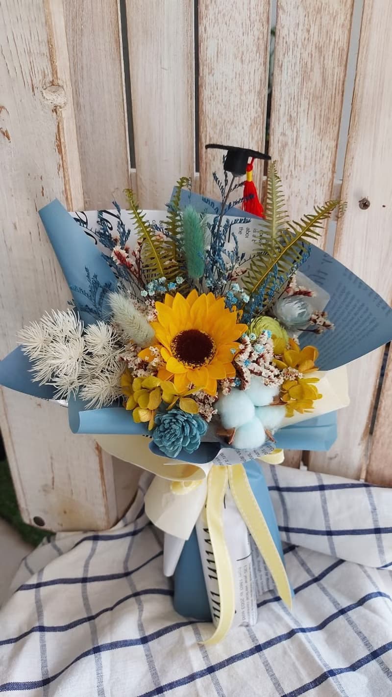 快速出貨畢業季藍綠向日葵梯形提袋花束 桌花 盆花 乾燥花 婚禮