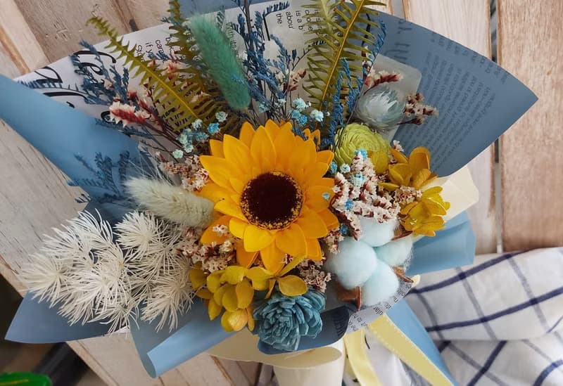 快速出貨畢業季藍綠向日葵梯形提袋花束 桌花 盆花 乾燥花 婚禮