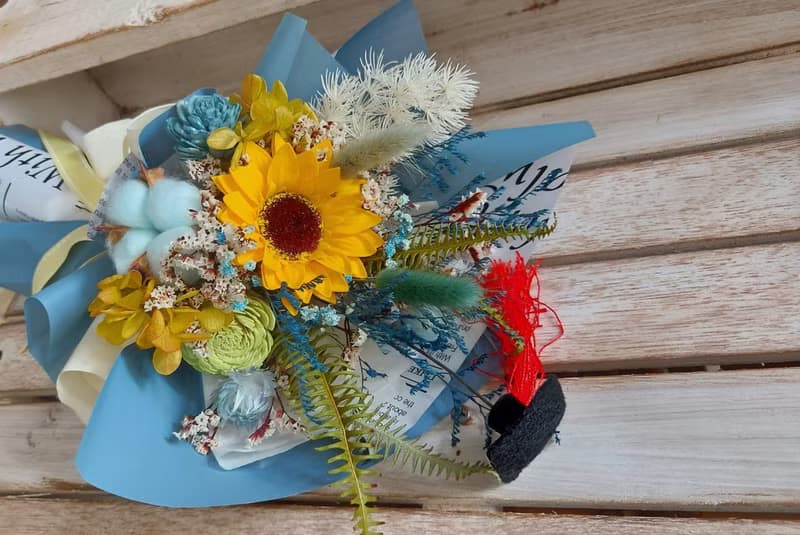 快速出貨畢業季藍綠向日葵梯形提袋花束 桌花 盆花 乾燥花 婚禮