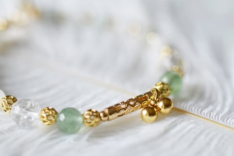 清爽感。綠草莓晶 白水晶 緬甸翡翠 月光石 18K包金 水晶 手鍊