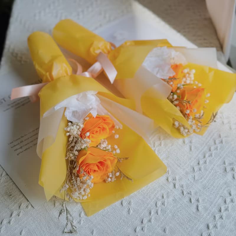 香皂玫瑰滿天星花束 .香皂花束