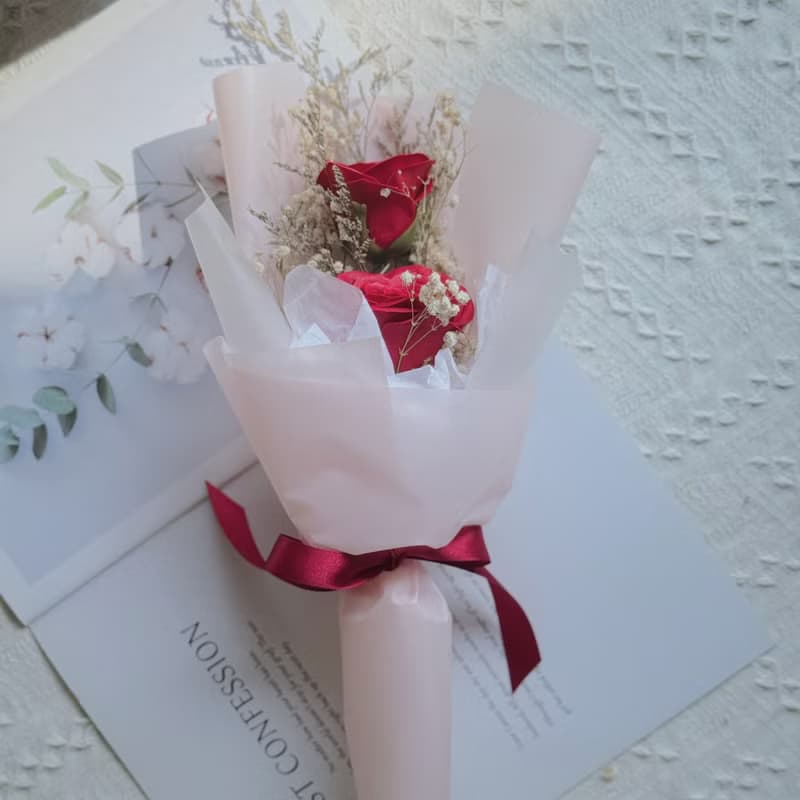 香皂玫瑰滿天星花束 .香皂花束
