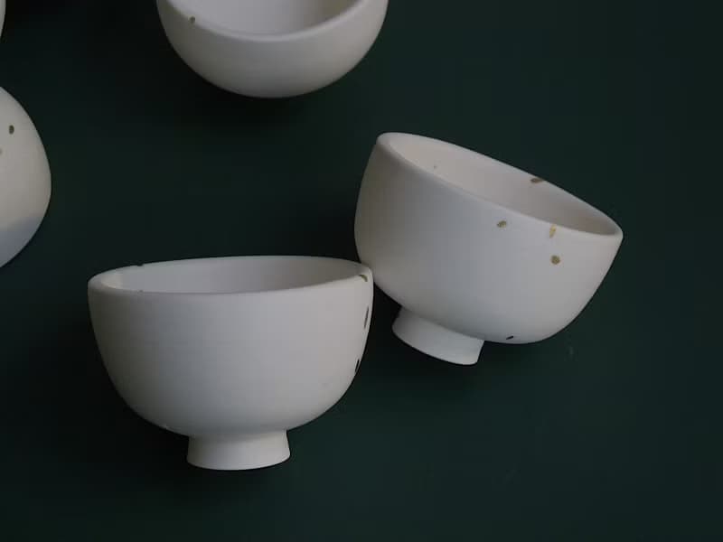 24k 金釉點點奶油梅酒杯 _ 瓷