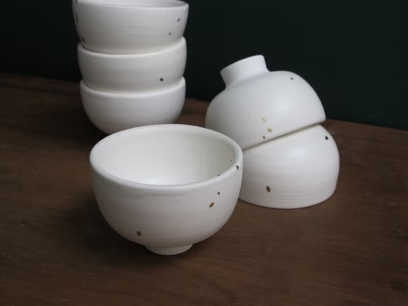 24k 金釉點點奶油梅酒杯 _ 瓷