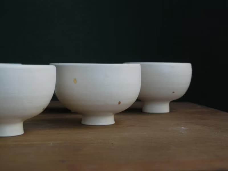 24k 金釉點點奶油梅酒杯 _ 瓷