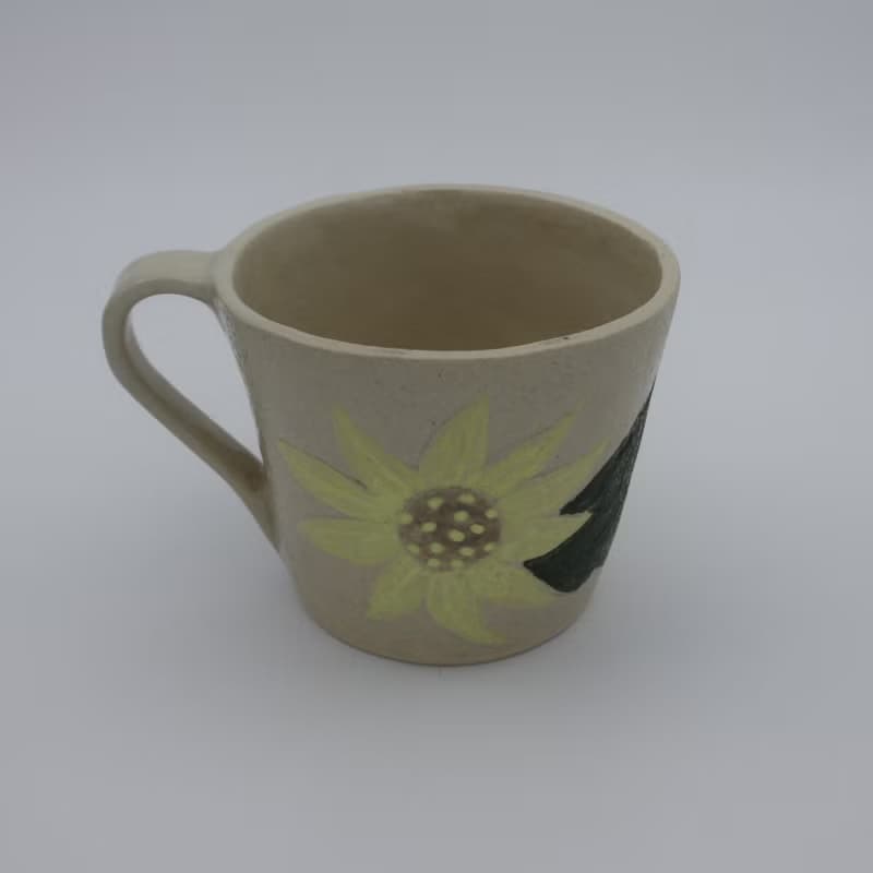 日本製　ひまわり　マグカップ　ベージュ　ハンドメイド　陶器