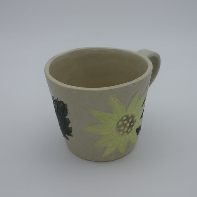 日本製　ひまわり　マグカップ　ベージュ　ハンドメイド　陶器