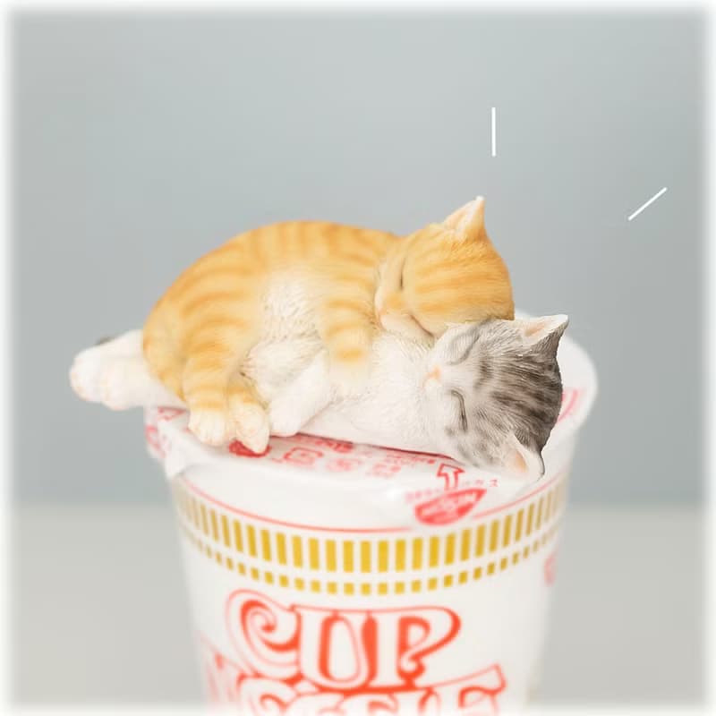 デバリエ 【正規品】猫の置物 サバトラ 茶トラ カップラーメン マグネット レジン製 ギフト かわいい 誕生日プレゼント  (おやすみy)cb018
