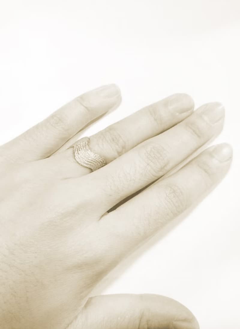 大曲線蕾絲銀戒指