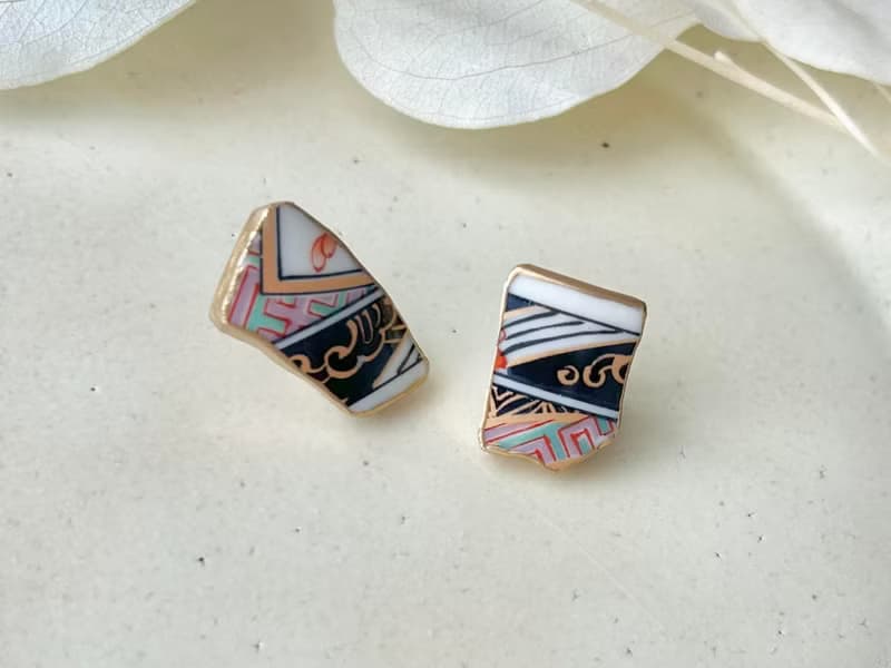 【金具が選べる】有田焼　金継ぎ　ピアス　イヤリング　和柄　伝統工芸　No.146