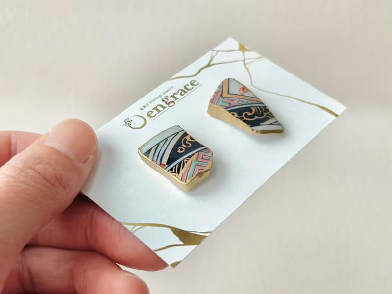 【金具が選べる】有田焼　金継ぎ　ピアス　イヤリング　和柄　伝統工芸　No.146