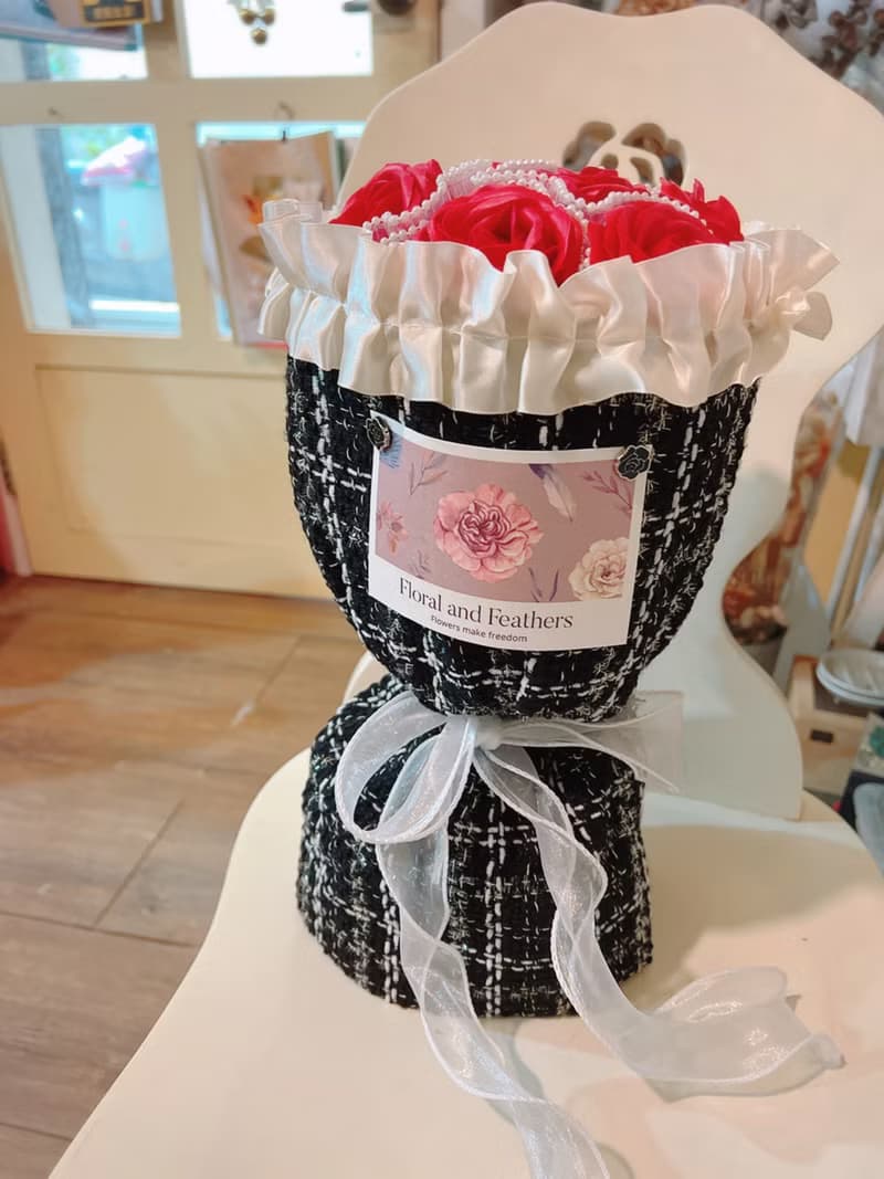 小香風永生花花束 高顏值玫瑰 圓形花束 情人節 告白求婚 生日禮