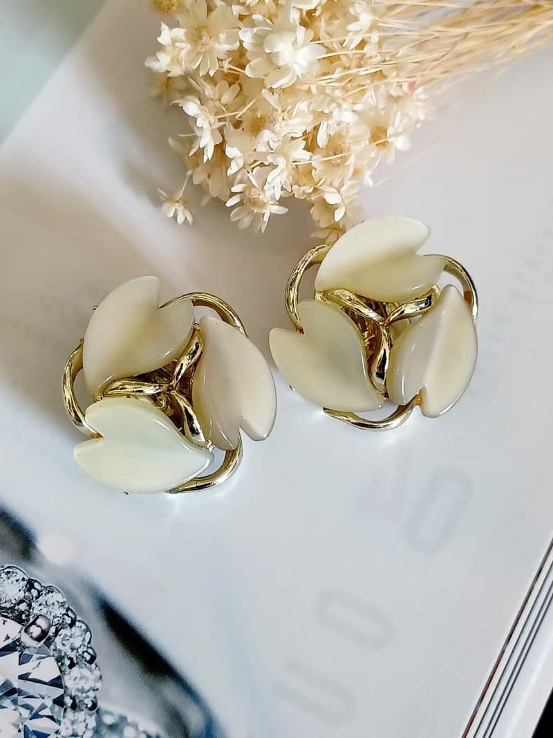 vintage jewelry  典雅仿玉石三環葉 夾式耳環