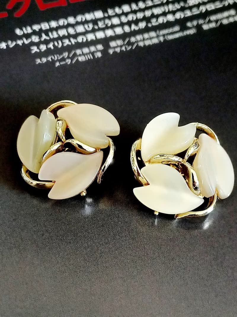 vintage jewelry  典雅仿玉石三環葉 夾式耳環