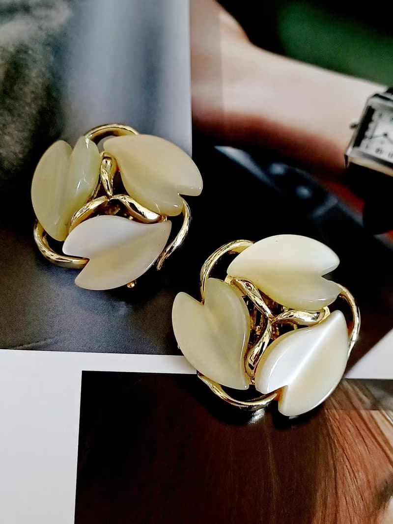 vintage jewelry  典雅仿玉石三環葉 夾式耳環