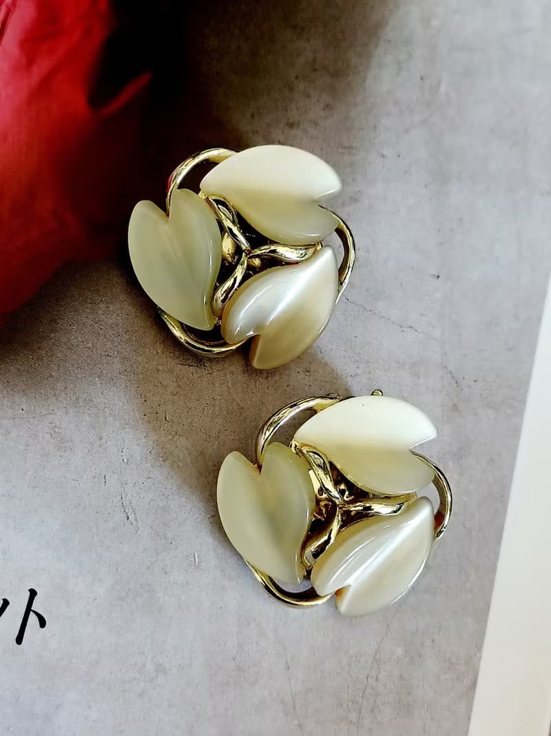 vintage jewelry  典雅仿玉石三環葉 夾式耳環