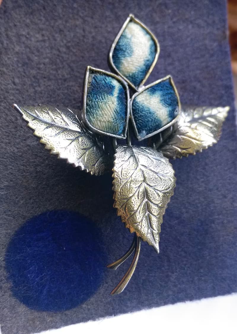 Vintage Jewelry 西洋古董飾品 花卉花束 漸層 藍染織布 別針