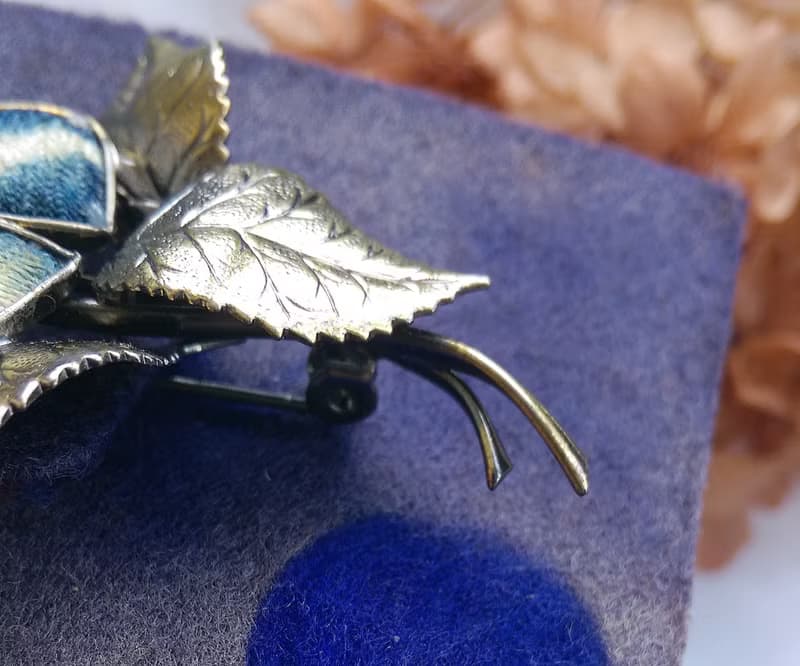Vintage Jewelry 西洋古董飾品 花卉花束 漸層 藍染織布 別針