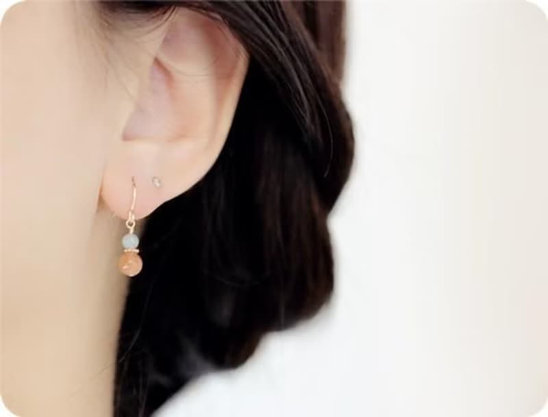 オリジナル　幸福に導くアクアマリンとサンストーンの双子ちゃんピアス　イヤリング可　3月誕生石