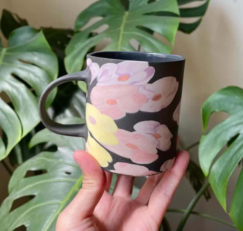 馬纓丹黑底咖啡杯