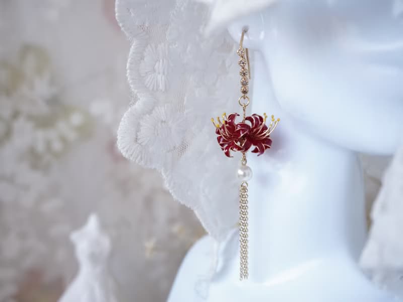 【紅色彼岸花】手工原創 耳飾 銅線樹脂 婚禮 禮物 新年禮物